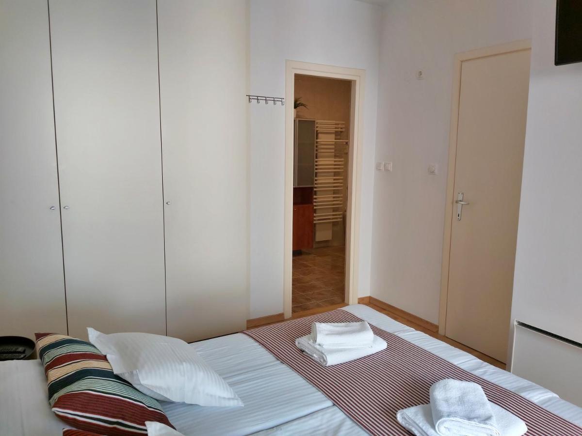 Mitra Zonata Pink Appartement Omiš Buitenkant foto