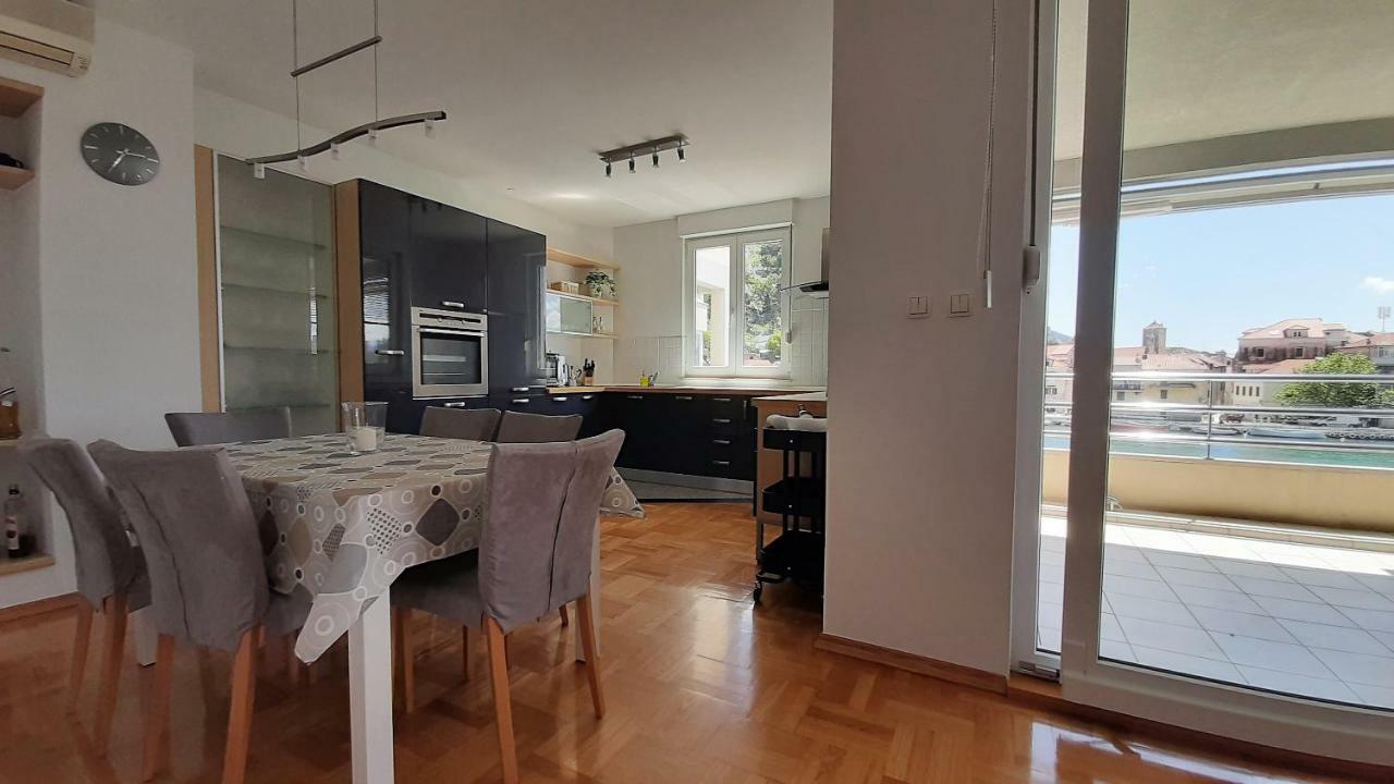 Mitra Zonata Pink Appartement Omiš Buitenkant foto