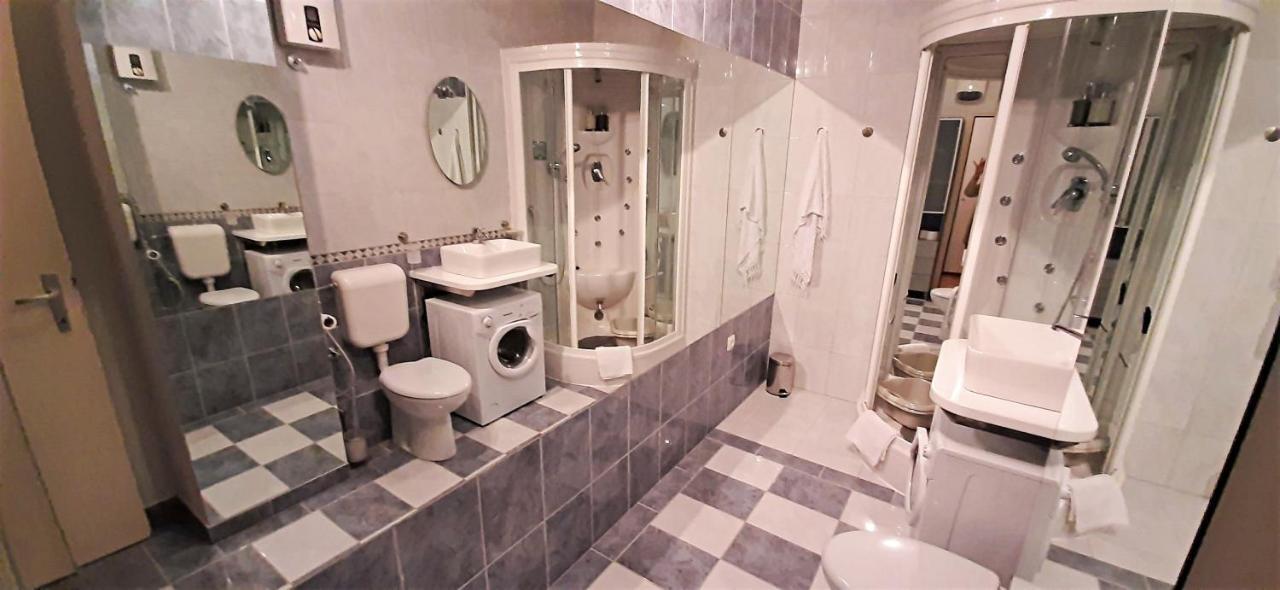 Mitra Zonata Pink Appartement Omiš Buitenkant foto