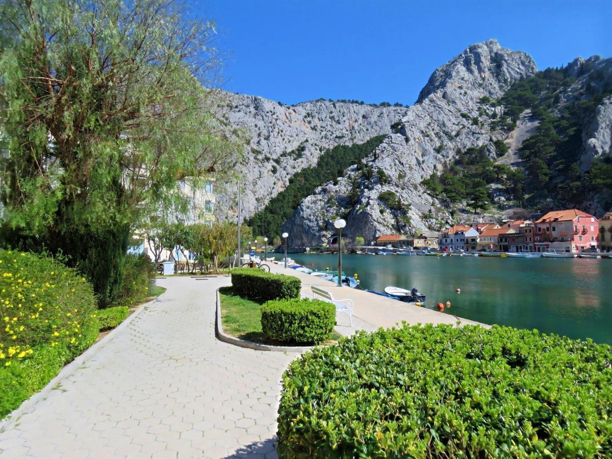 Mitra Zonata Pink Appartement Omiš Buitenkant foto